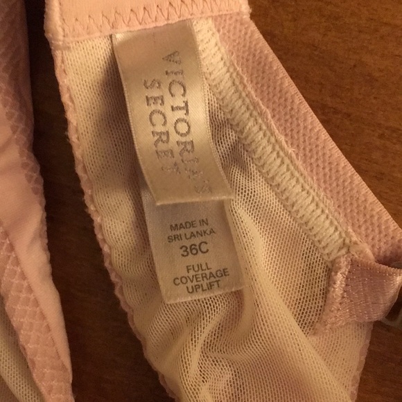 VS Light Pink Push-Up Bra - Picture 4 of 4